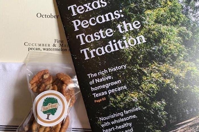 What does a pecan taste like