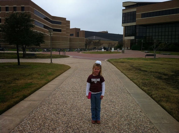 HOW THE A. & M. COLLEGE EXTENSION SERVICE AIDS TEXAS PECAN DEVELOPMENT